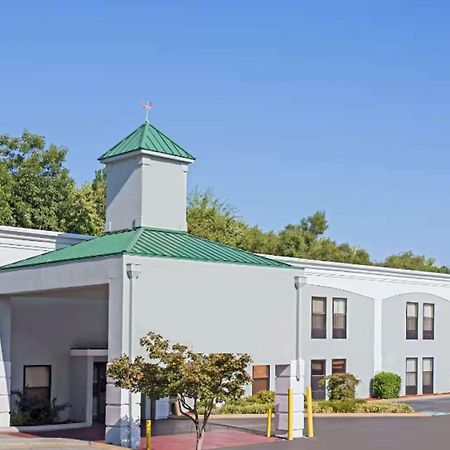 Rodeway Inn Chattanooga Exterior photo